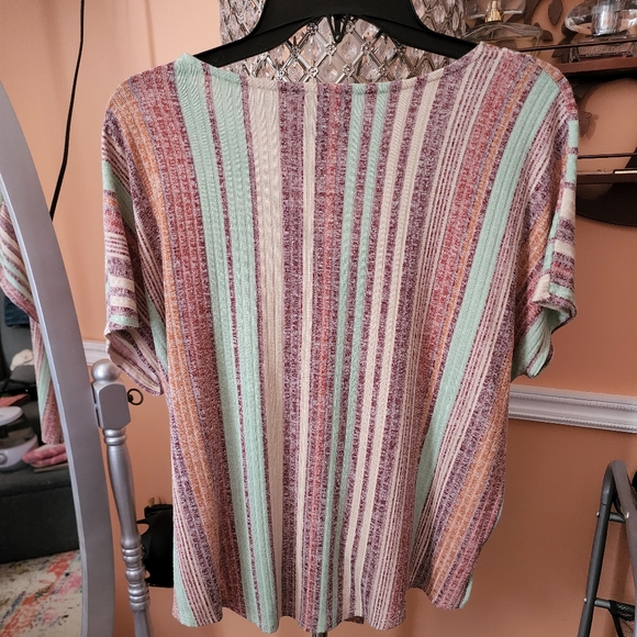 Tie front, button down tee - Picture 2 of 4